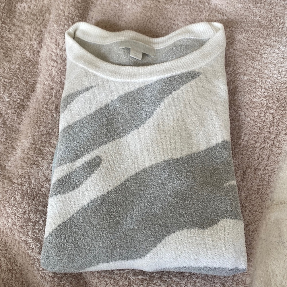 NWOT Barefoot Dreams Sweater